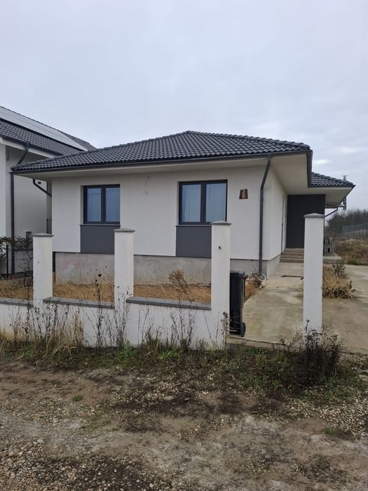 Casă modernă, pe deal cu panoramă ṣi liniṣte-Paleu, aproape de Oradea