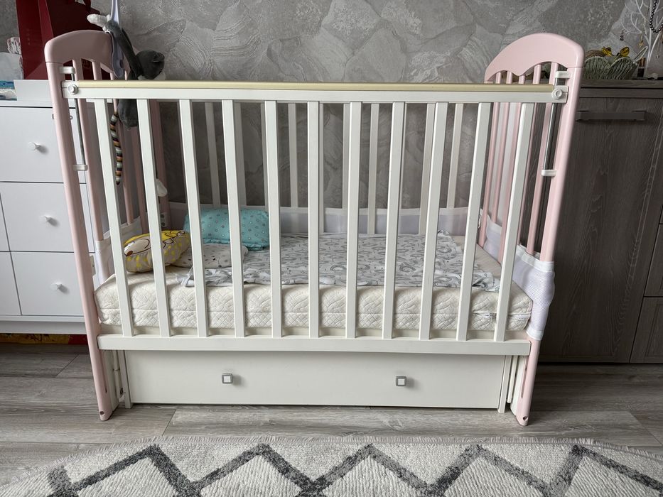 Кроватка детская 0+ , б/у