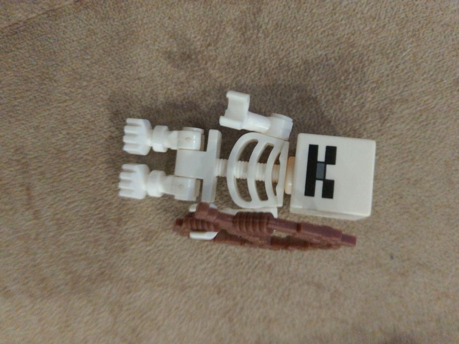 Продам оригинальные фигурки minecraft lego