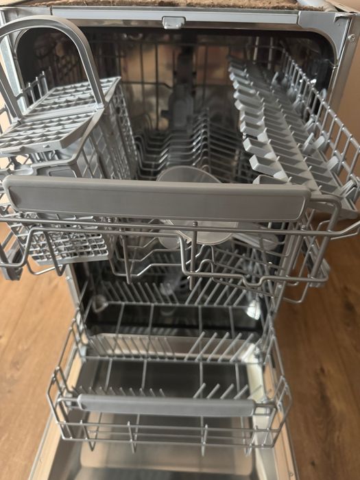 Съдомиялна машина Whirlpool ADG 201