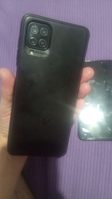 Samsung Android A12 есть два телефона Huawei обо в продаже