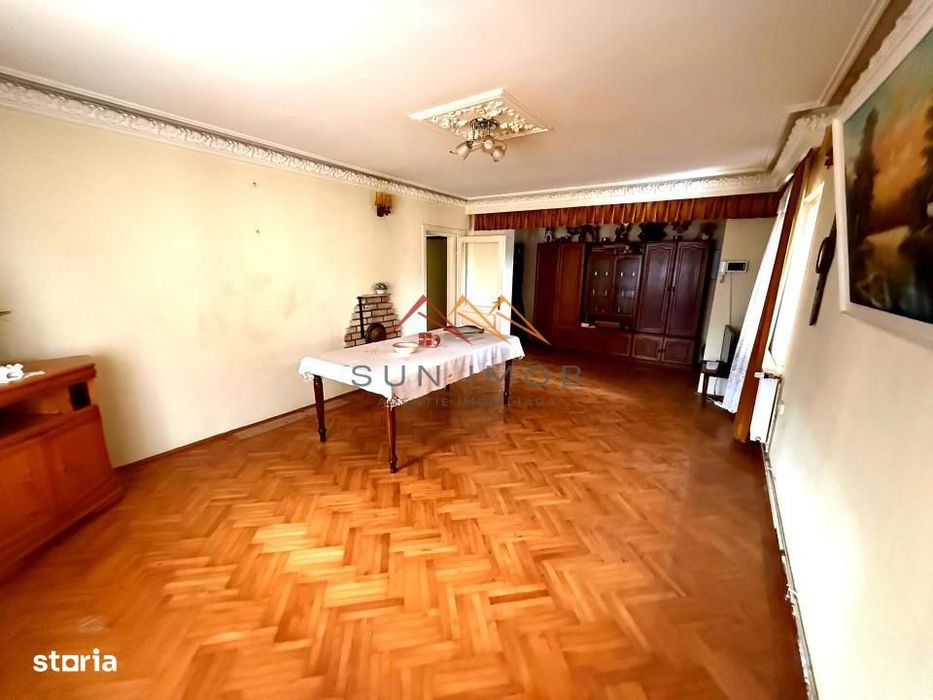 Vila 7 camere, an 1984, garaj, terasa, teren 604 m2, Poiana Campina,PH