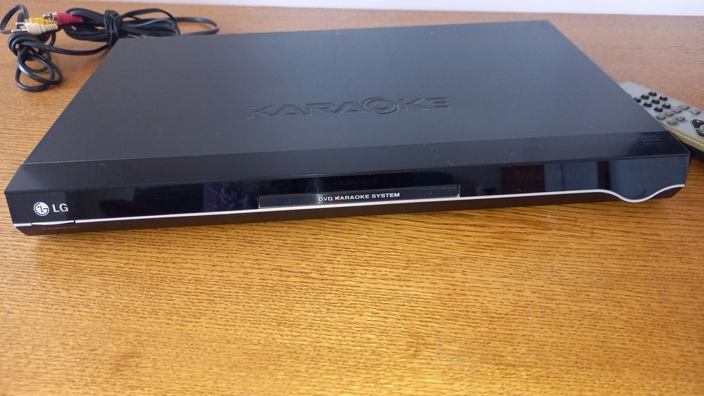 Видеомагнитофон и DVD плеер