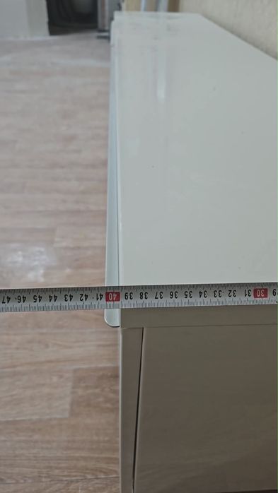 Тумба под телевизор с полками (б/у)