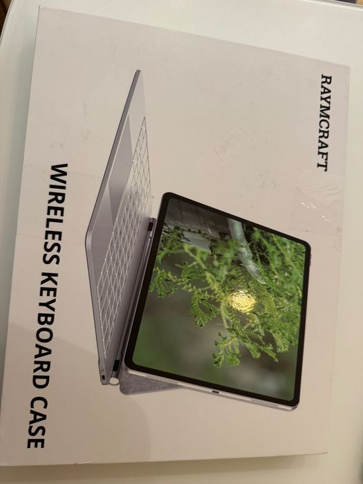 Wireless keyboard case IPad