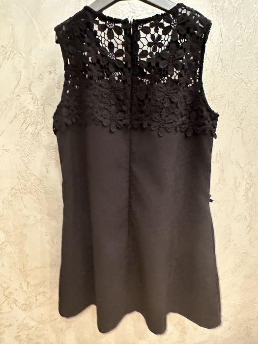 Шикарные платья и костюмы девочкам