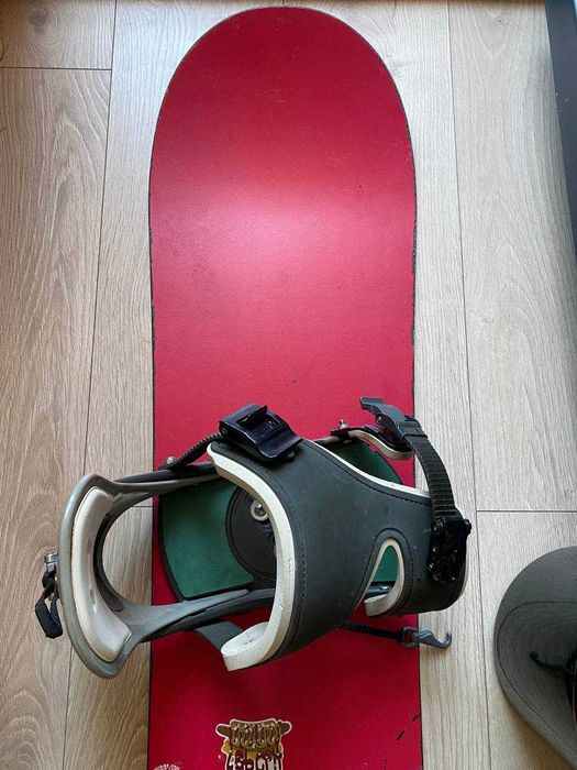 Сноуборд комплект 4в1: Burton 155 см + ботуши Kamooks EUR 40 + автомати + каска