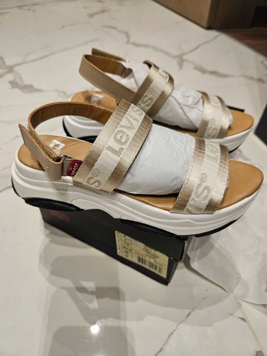 Levi's сандали/ 37