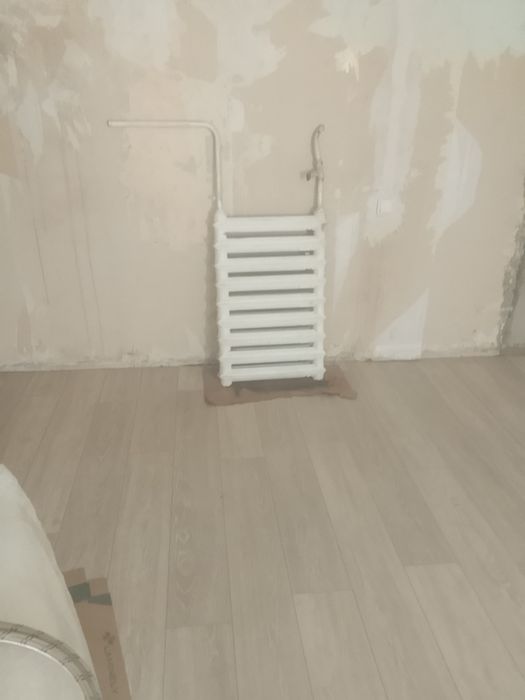 Продам чугунную батарею.