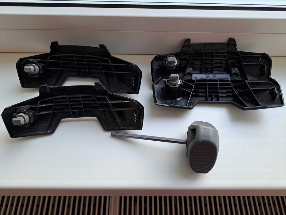Set bare transversale Thule Evo Clamp + prindere compatibila Ford Focus (2011-2018) - kit complet