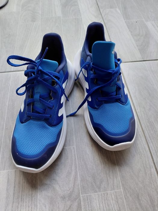 Маратонки Adidas-40 номер