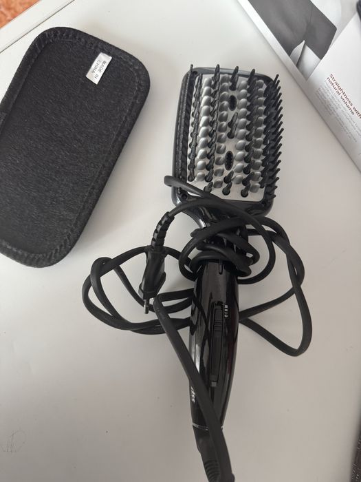 Perie indreptat parul