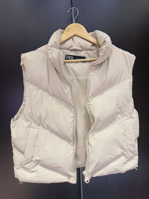 Светъл бежов елек Zara