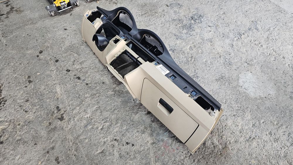 Табло за бмв е90 е91 е92 е93 bmw tablo бежов цвят