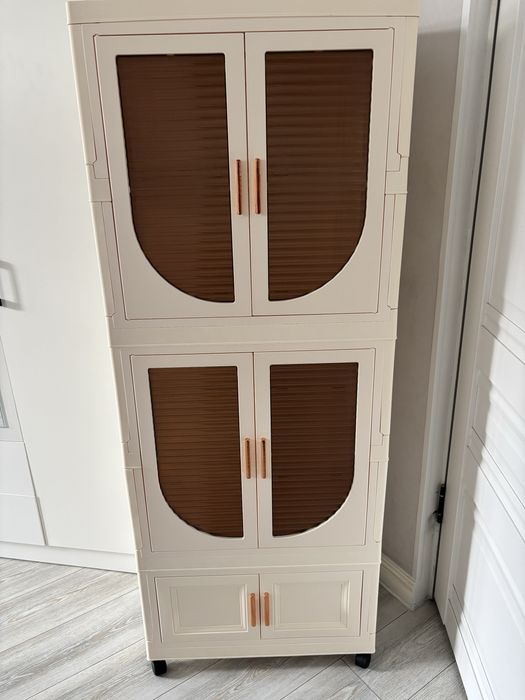 Продам пластиковый шкаф