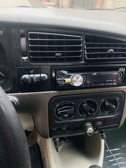 Volkswagen Golf продам машину