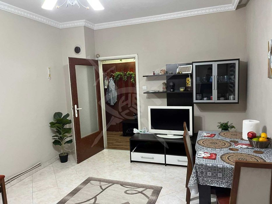 Дава се под наем Тристаен апартамент в Пловдив, Тракия - 60 кв.м за 428.91 € - Снимка #1