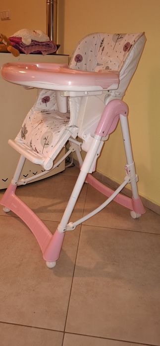 Стол за хранене .