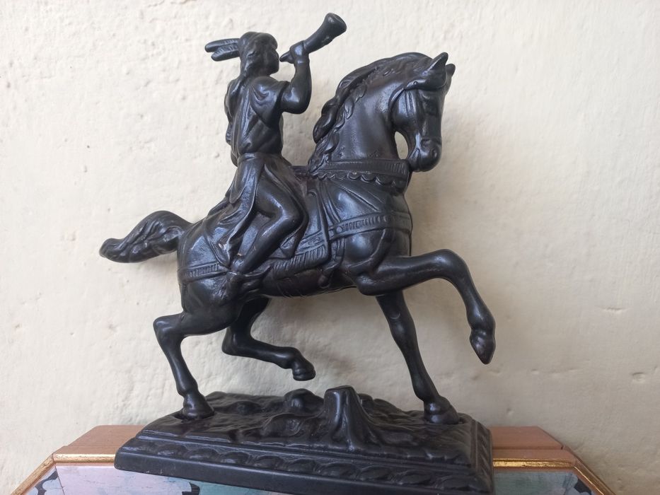 Statuieta bronz-Gornist calare