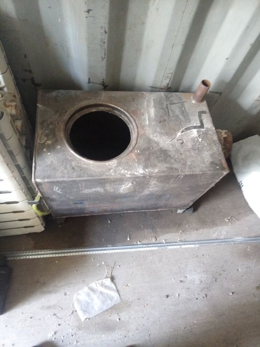 Напольная печь на твердом топливе