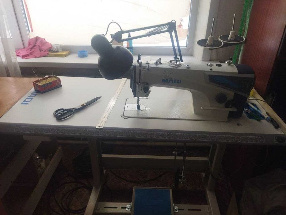 Продам швейную машинку срочно