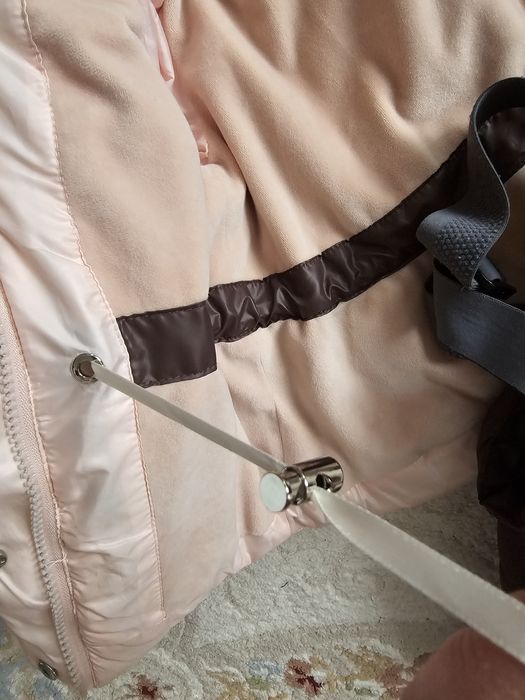 Продам куртку-комбез для девочек