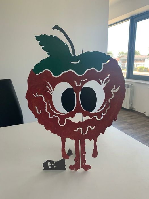 Veioza din otel pictat