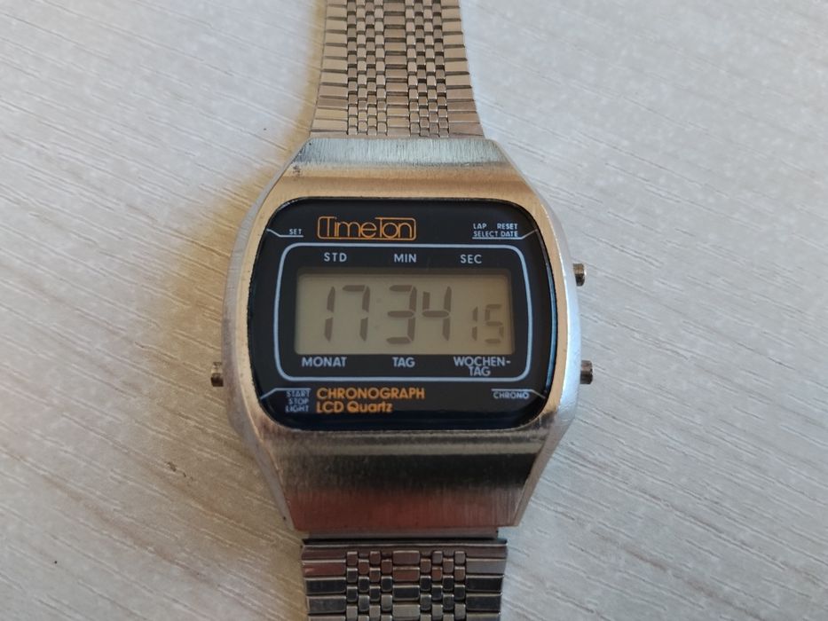 Лот ретро часовници Buletronic и Timeton