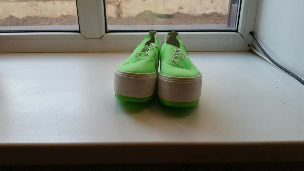 Обувь (танкетки)