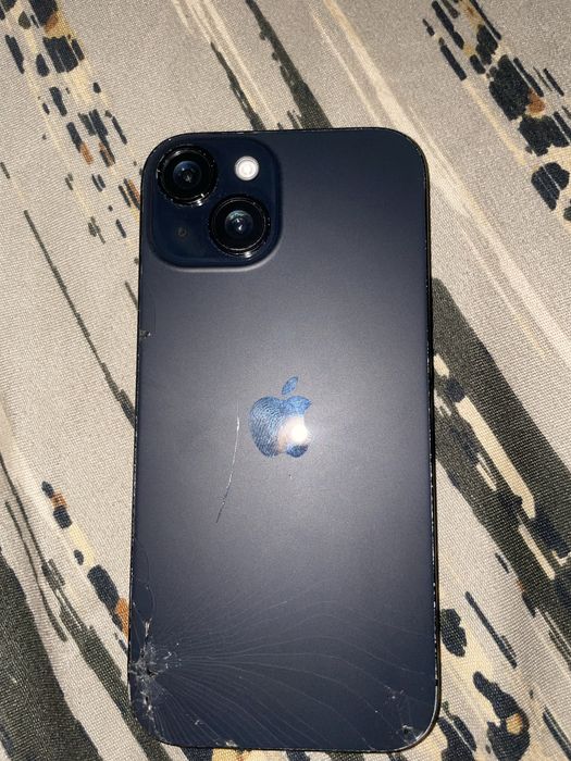 iphone 15 128gb spart pe spate 84%baterie
