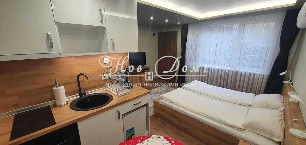 Дава се под наем Едностаен апартамент в Варна, Център - 24 кв.м за 400 € - Снимка #1