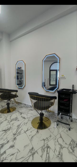 Se ofera scaun de inchiriat, post coafura/frizerie.Pt detalii in priv