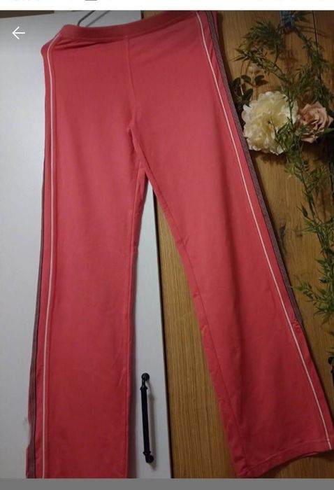 Pantaloni lejeri - reduceri la seturi