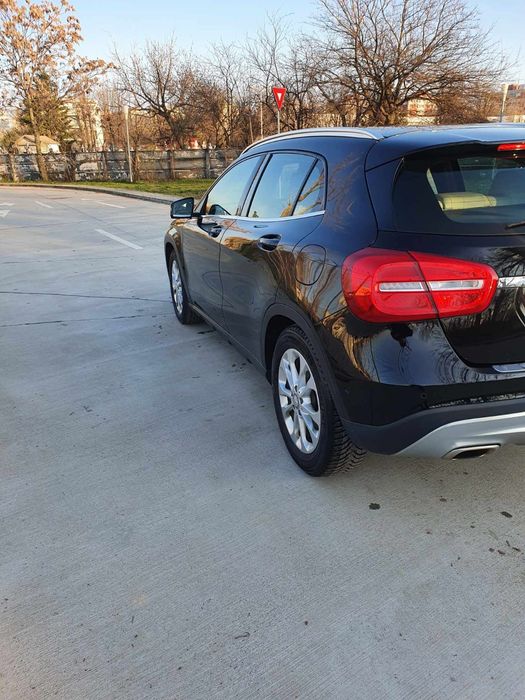 Mercedes-Benz GLA 200