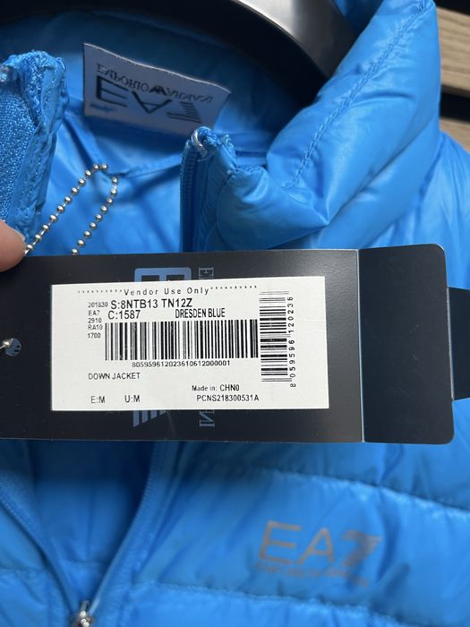 EA7 Emporio Armani -Light Down Jacket -  НОВО преходно яке S/ Оригинал