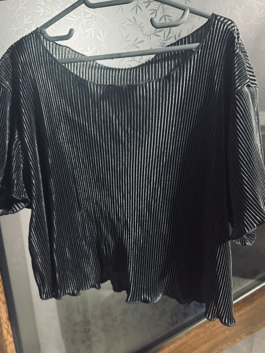 Top plisat negru