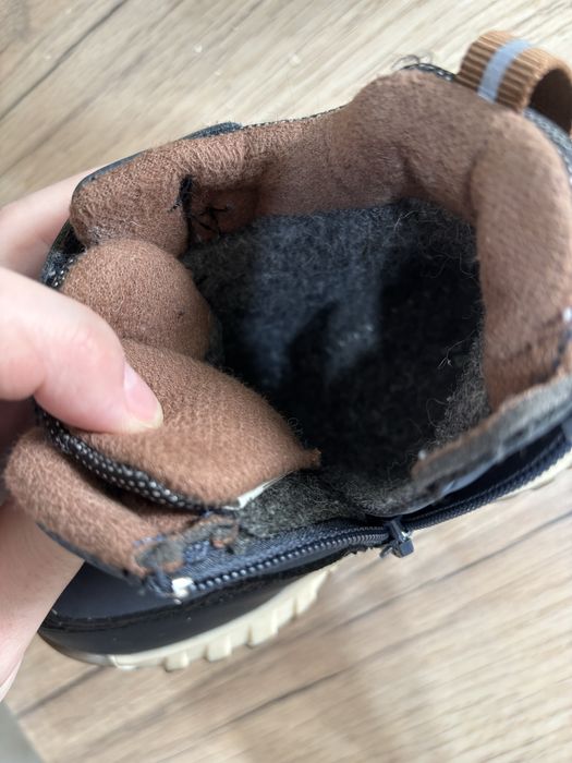 Продам ботинки детские весна - осень.