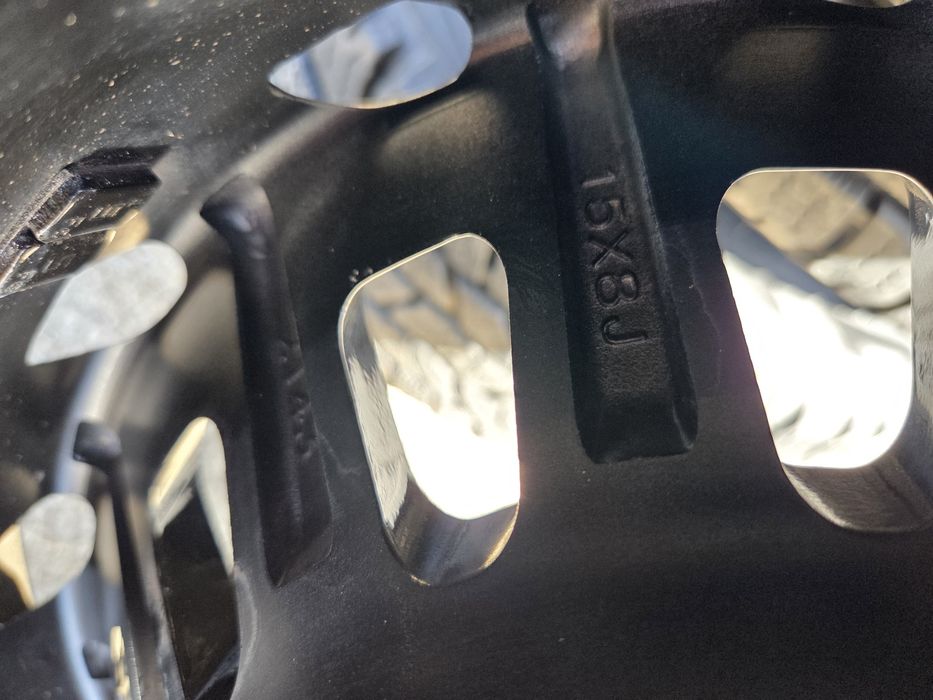 Джанти с гуми 15 цола 6х139