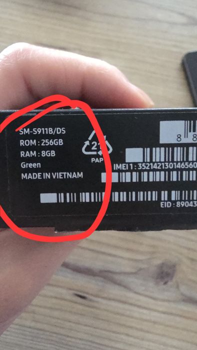 Telefon Samsung S23.