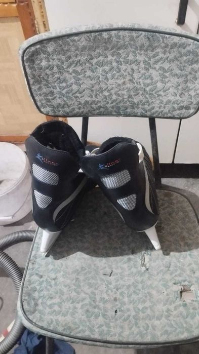 Продам коньки мужские