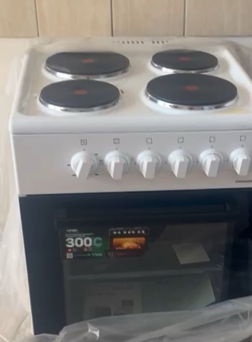 Продам электро плиту новая