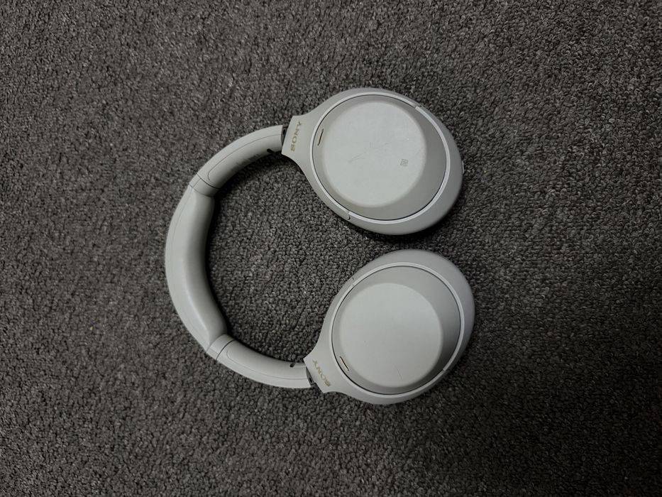 Sony WF-1000XM4 в хорошем состоянии