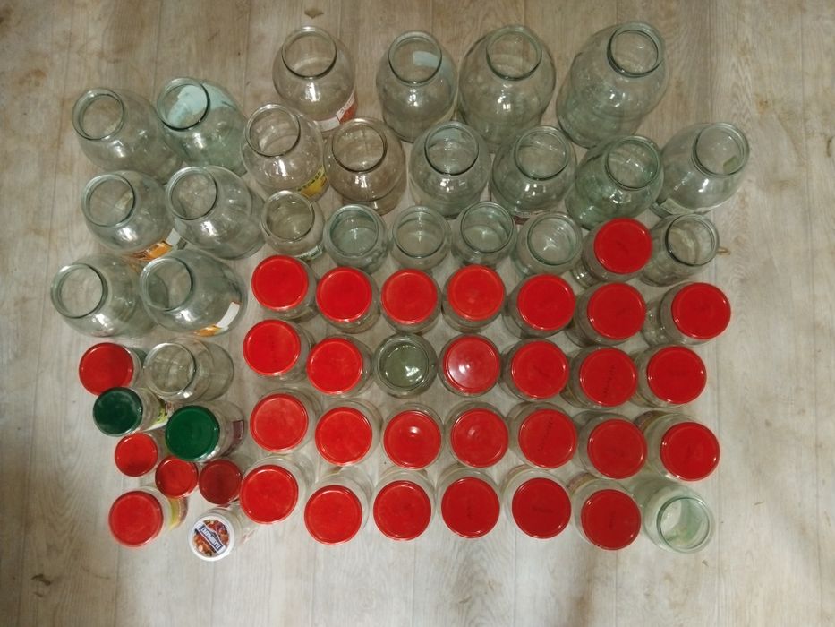 Банка әртүрлі көлемде