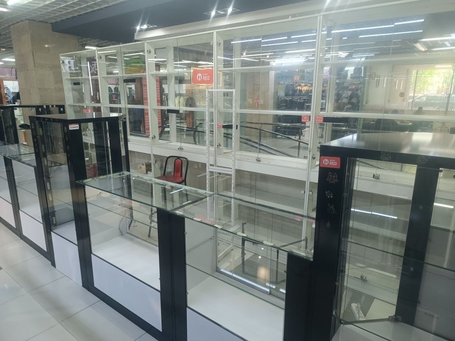 Продам витрины цена договорная