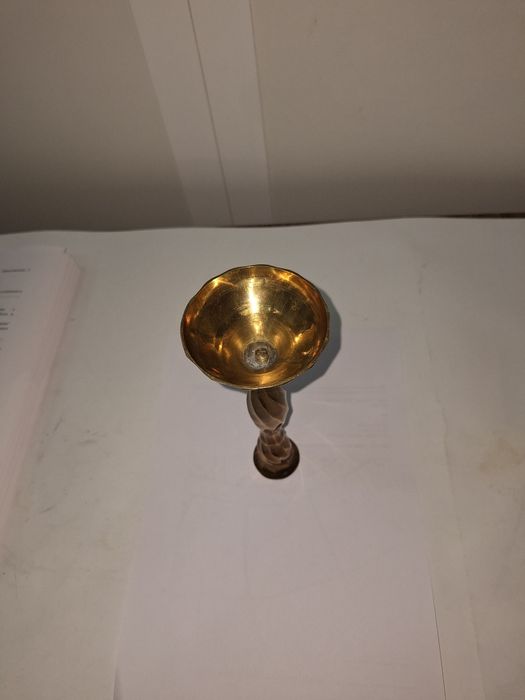 Месингов свещник