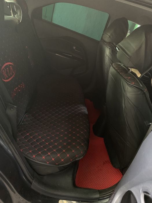 Продам KIA RIO 2015 гв, обьем 1,4