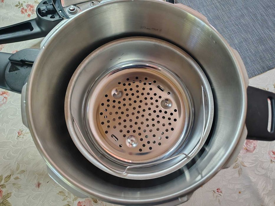 Тенджера под налягане TEFAL