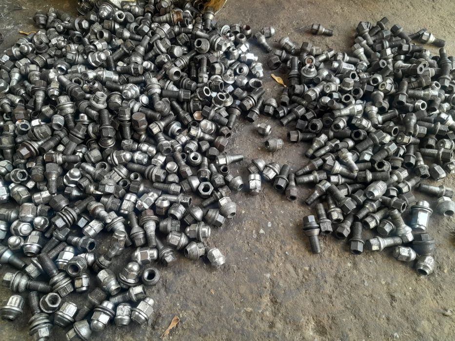 Piulite prezoane suruburi roti multimarca