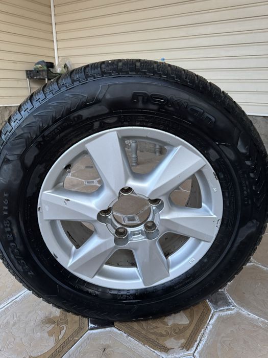 Шина с титановым диском 18 размер