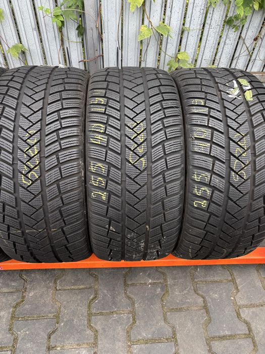 Anvelope Iarna 255/40/19 Vredestein WinTrac Pro 255 40 19 R19